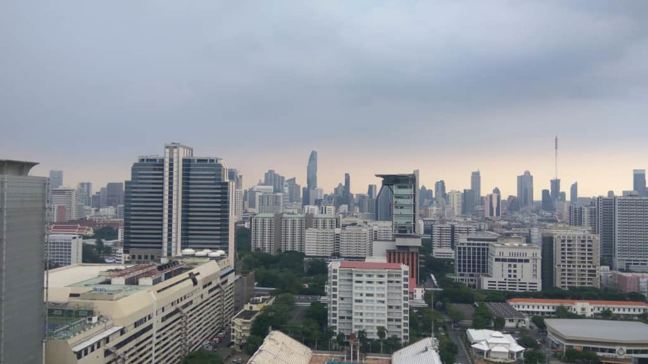 Widok z saloniku na Bangkok Hotel Mercure Bangkok Siam