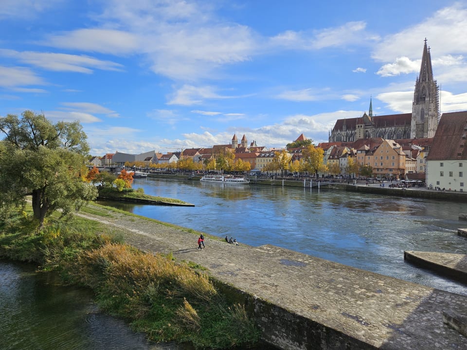 Ausblick Sorat Insel Hotel Regensburg