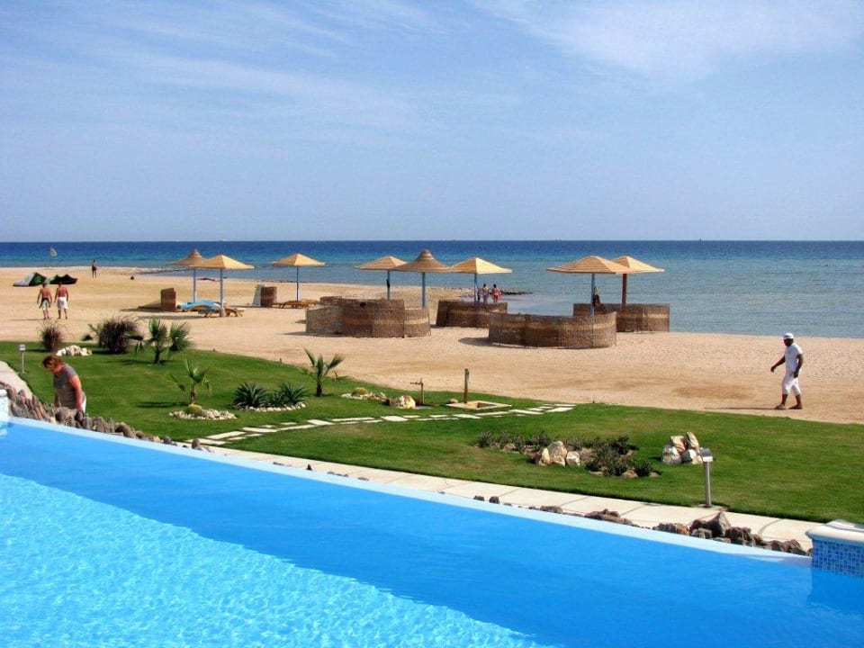 Vom Pool aus kann man zum Meer sehen Shams Prestige Abu Soma-Adults Only