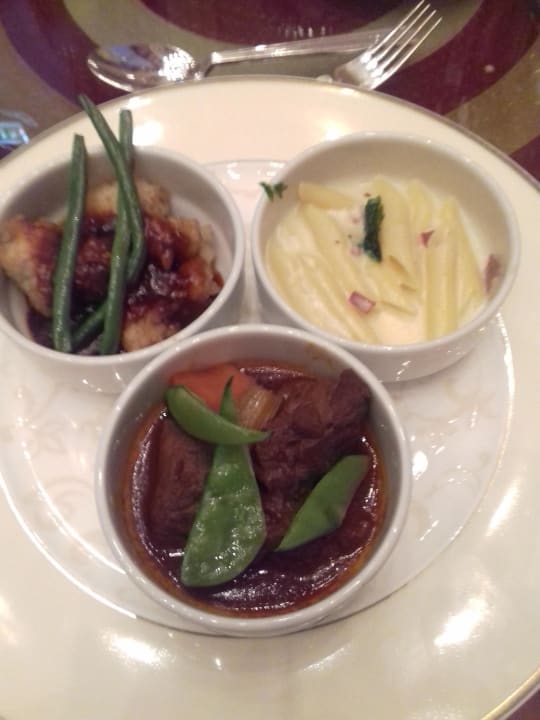 kleine Töpfchen wie im Krankenhaus Emirates Palace Mandarin Oriental