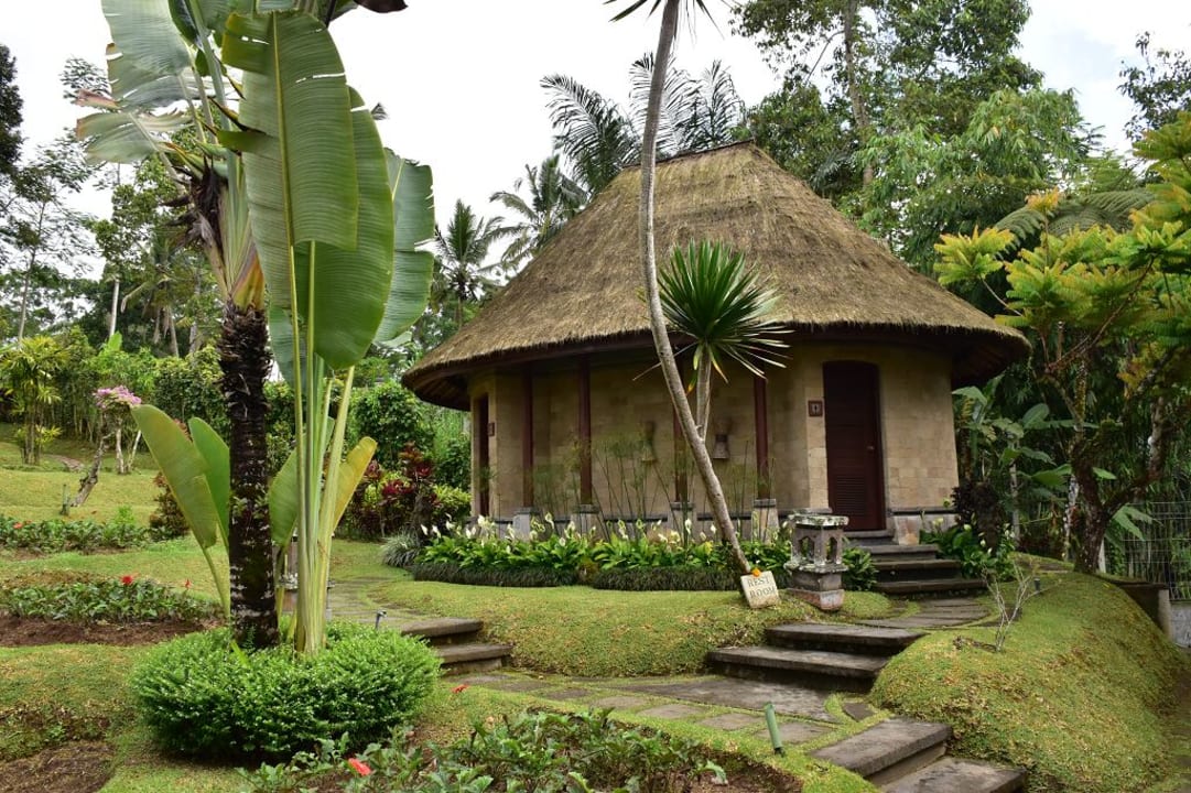 WC-Haus beim Restaurant Bagus Jati Health & Wellbeing Retreat