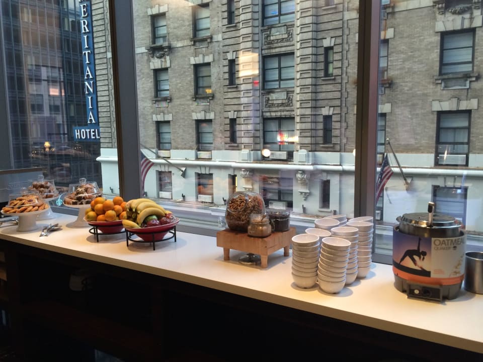"Breakfast" Residence Inn by Marriott New York Manhattan/Central Park