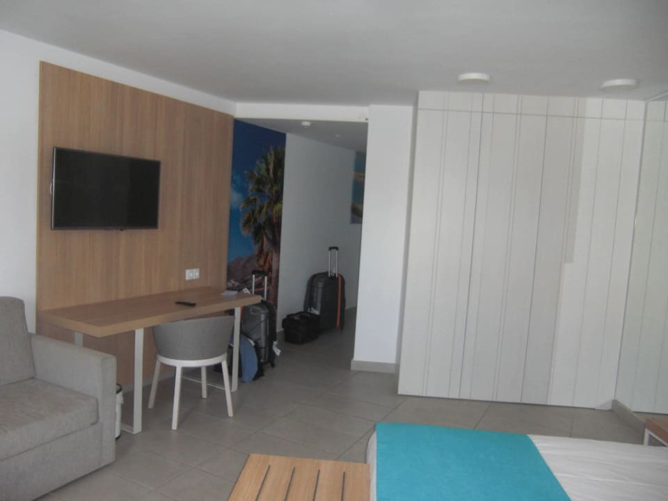 Blick Richtung Eingang Servatur Playa Bonita