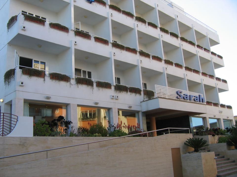 Haupteingang BQ Sarah