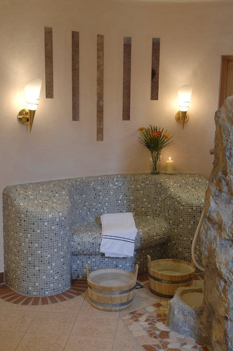 Wärmebank mit Kneippbäder Pension Bergland