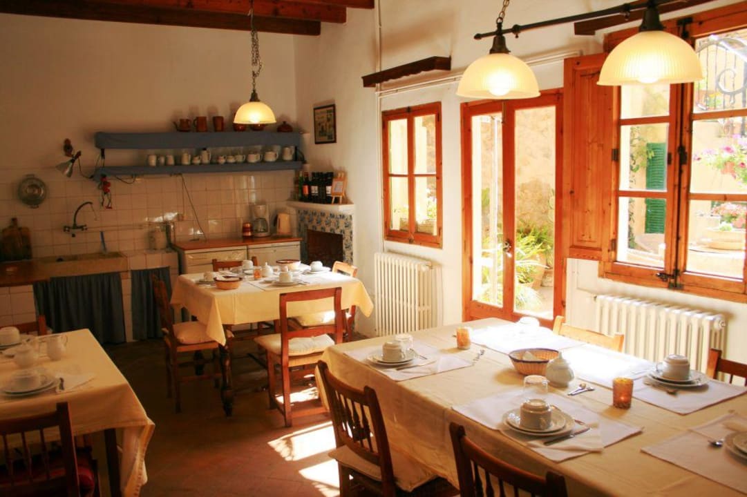 Restaurant/Buffet Hostal Ca'n Busquets