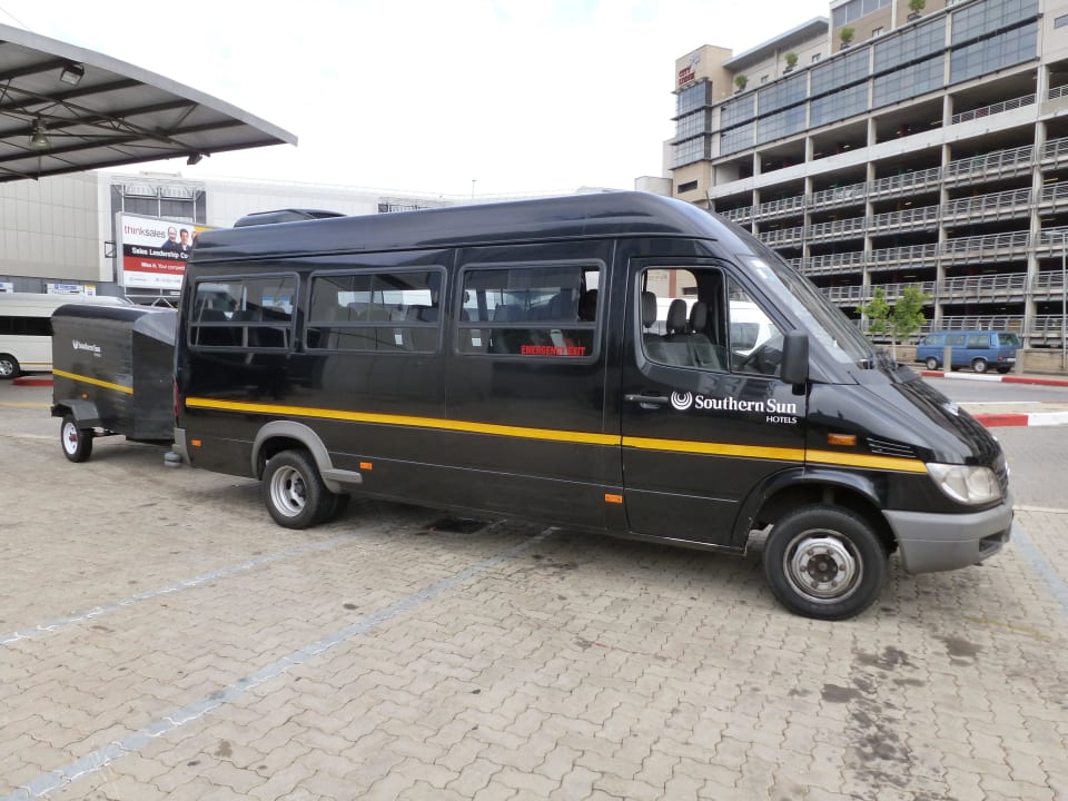 Hotel-Shuttle Bus (24 h, alle 15 Minuten) Hotel Southern Sun OR Tambo International Airport
