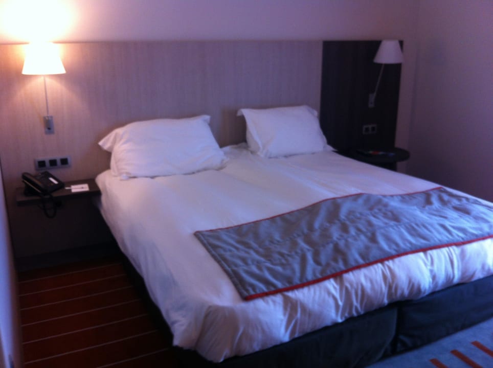 Doppelbett (sehr bequem) Park Inn By Radisson Lille Grand Stade