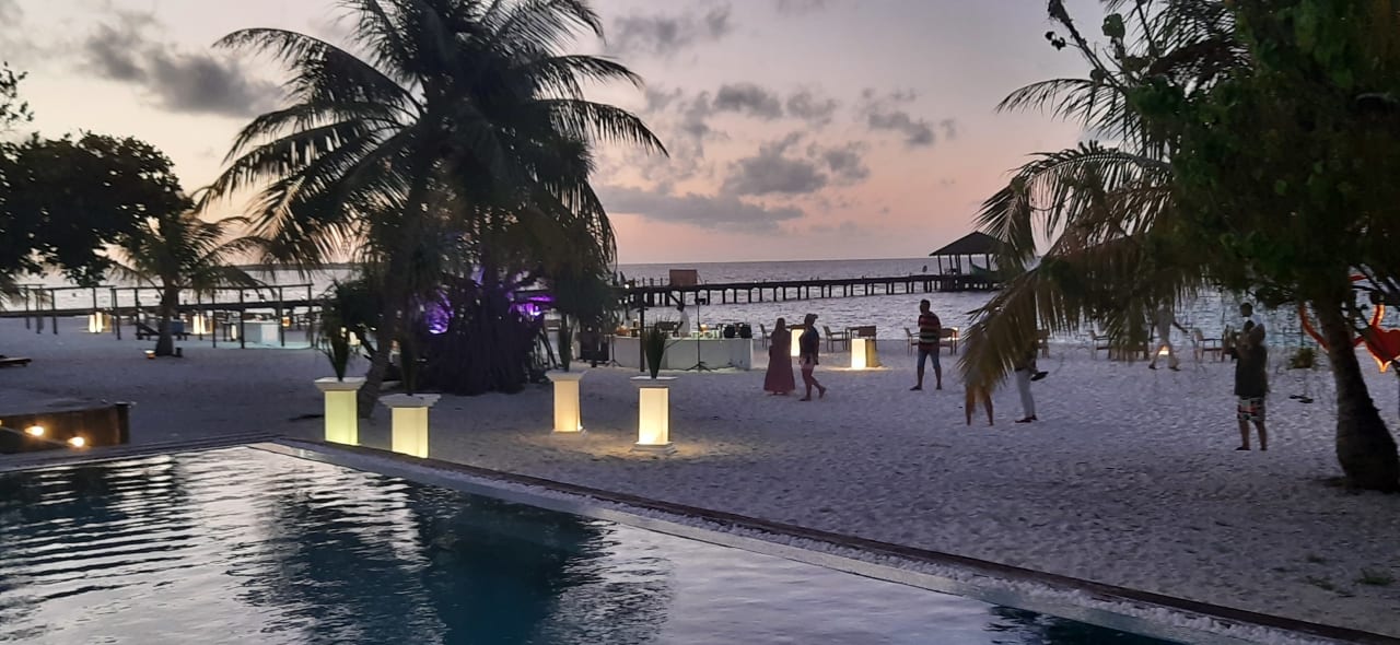 Pool Adaaran Select Meedhupparu Island Resort - Premium All Inclusive