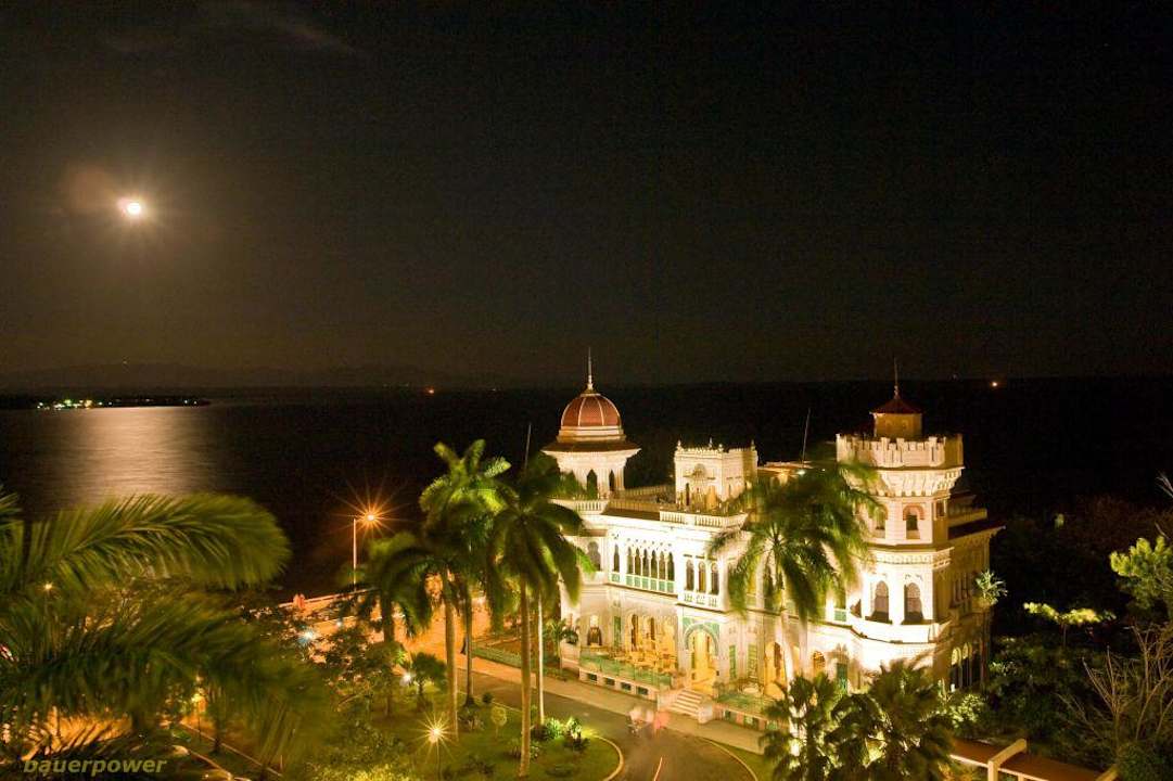 Blick zum ehem. Casino (jetzt Bar) Hotel Jagua Affiliated by Meliá