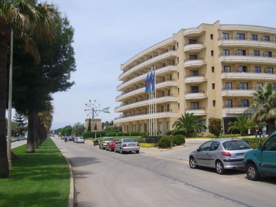 Haupthaus mit Rezeption allsun App.-Hotel Orient Beach