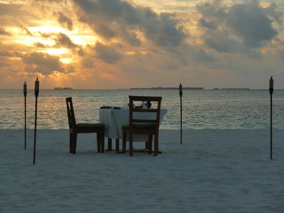 Dinner zu Zweit am Strand Mirihi Island Resort