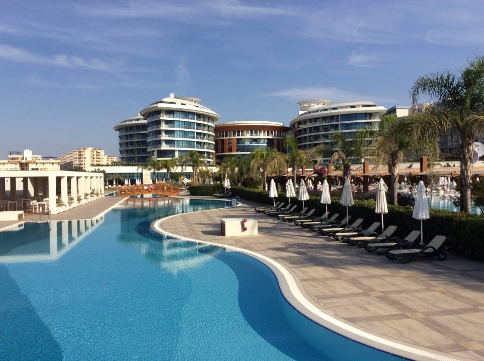 Blick vom Meer  Hotel Baia Lara
