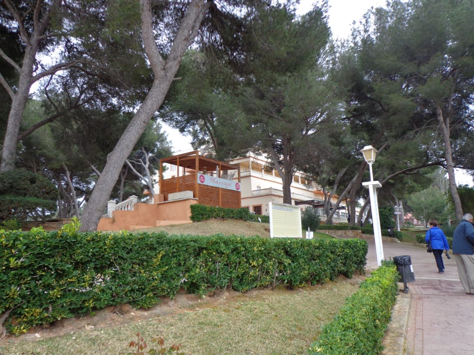 Großzügiges Hotelgelände Ahoi! Urban Beach Hotel