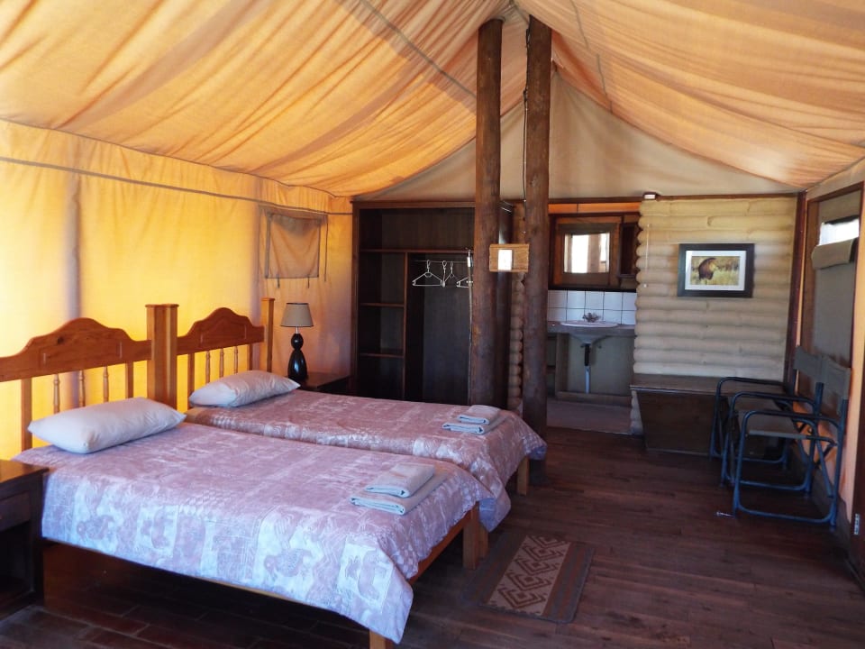 Schlafzelt (hinten Bad) Kalahari Tented Camp