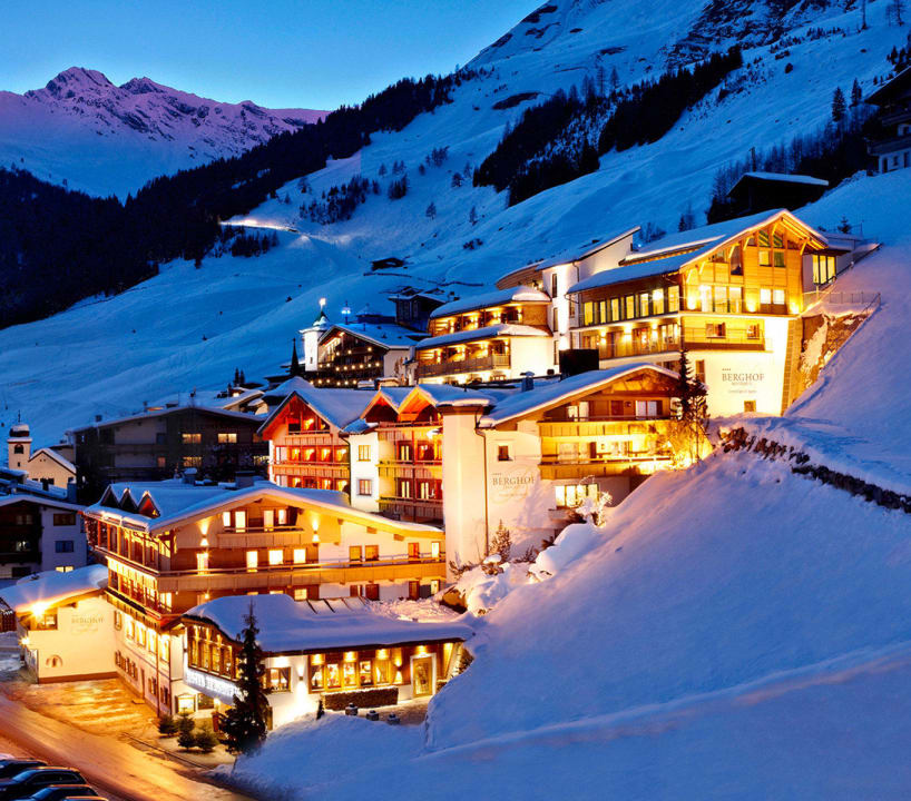 Berghof Crystal Spa & Sports - Außenansicht Nacht Hotel Berghof Crystal SPA & Sports Hintertux