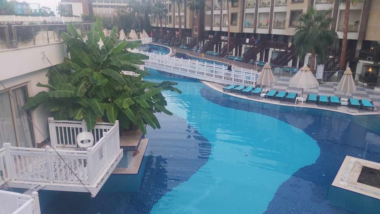 Pool Crystal Prestige Pearl Collection