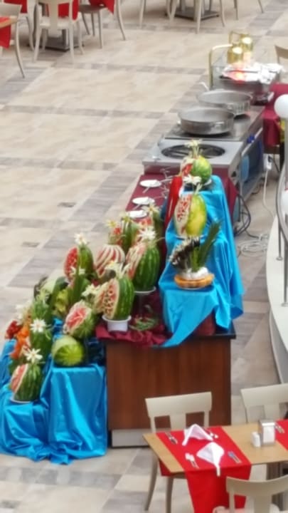 Aufbau für den wöchentlichen Galaabend Saphir Resort & Spa