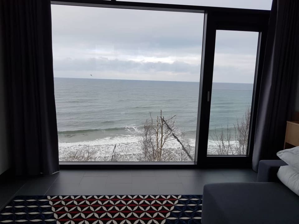 Widok na Bałtyk.  Boulevard Ustronie Morskie by Zdrojowa