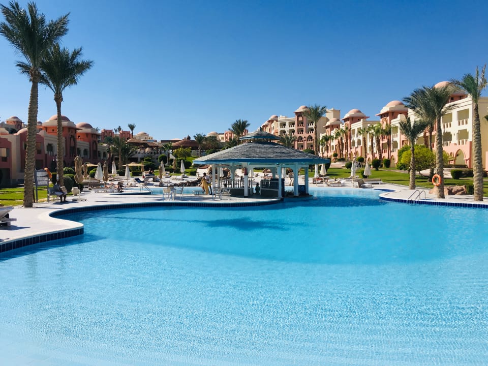 Pool Serenity Alpha Beach