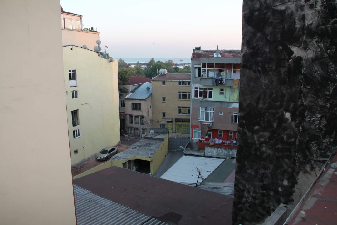 Unser Zimmer in der 4. Etage nach hinten! Hotel Orient Mintur