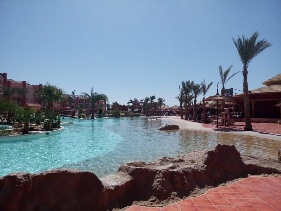 Bazén u hotelu Aqua Vista Pickalbatros Aqua Vista Resort - Hurghada