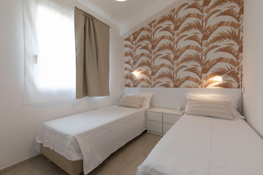 Zimmer Aura Residence