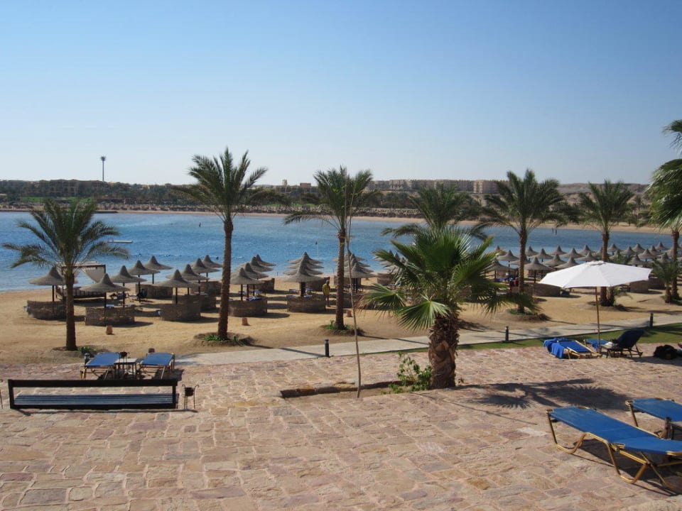 Blick auf den Strand Steigenberger Coraya Beach - Adults only