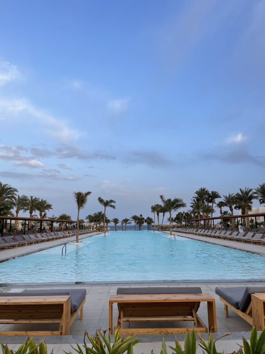 Pool Serry Beach Resort