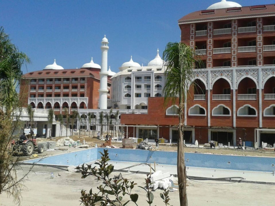 02.05.2015 Royal Taj Mahal Hotel