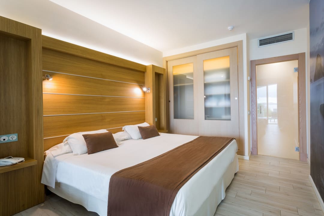 Zimmer Sirenis Seaview Country Club