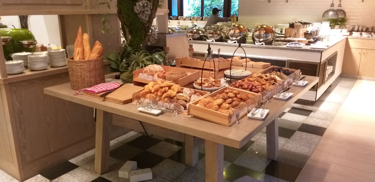 Gastro Woodlands Hotel & Resort