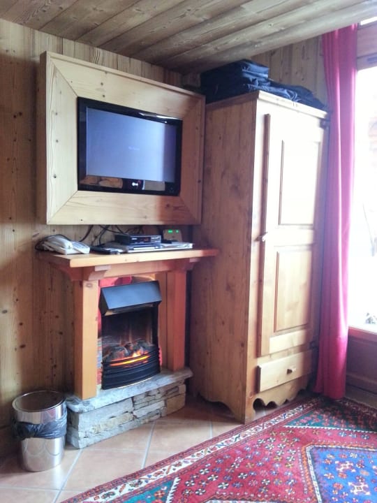 Wohnbereich unten links L'Isatis Chalet Hotel