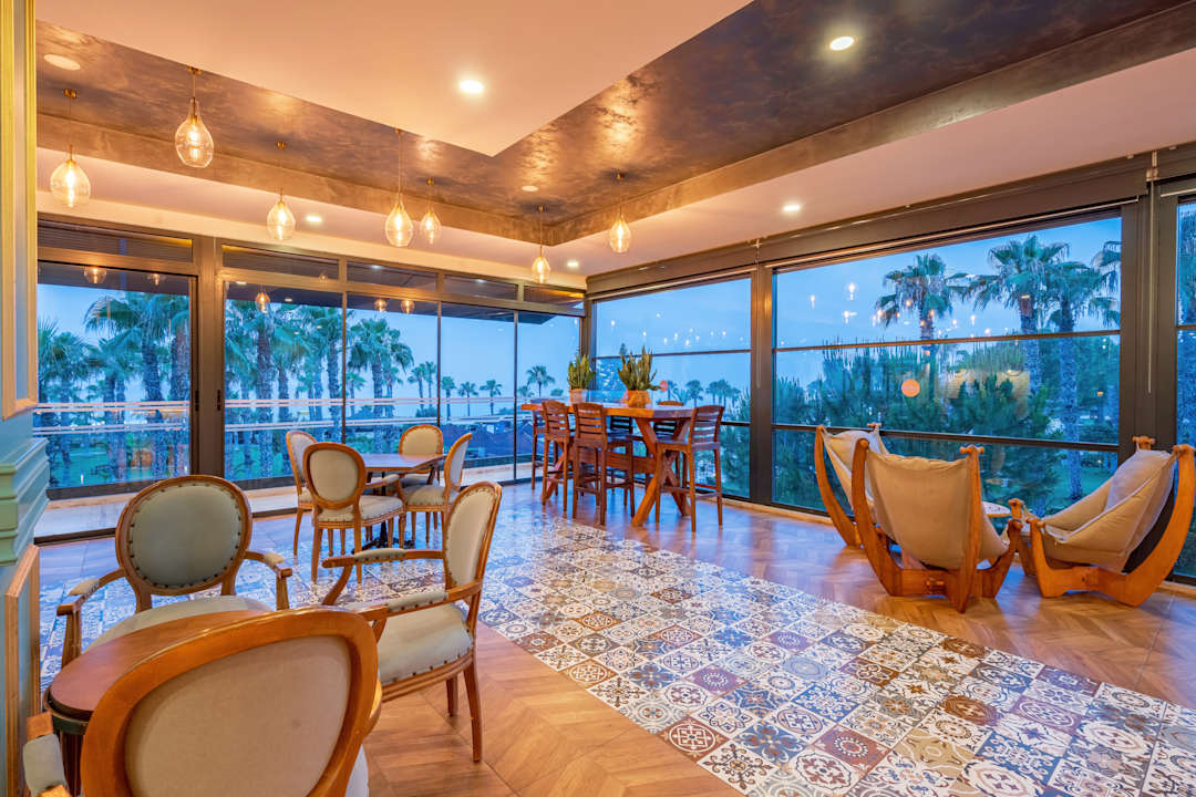 Lobby Justiniano Park Conti