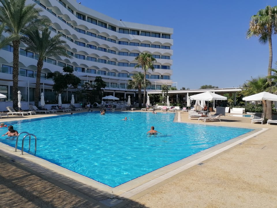 Pool Crystal Springs Beach Hotel