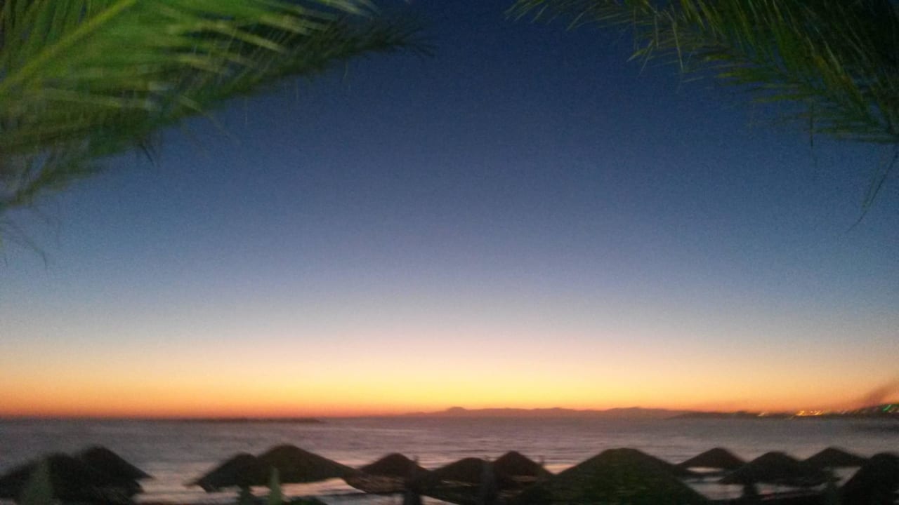 Strand - Ausblick von der Terrasse bei Nacht Top Hotel