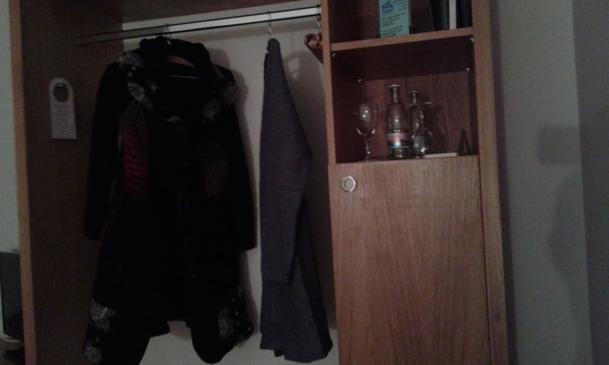 Offener Schrank Stadt-gut-Hotel Fronveste - Das Alte Knasthaus