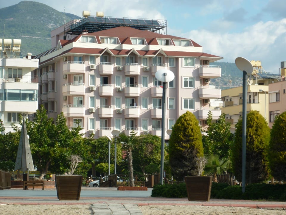 Vom Strand zum Hotel Hotel Kahya