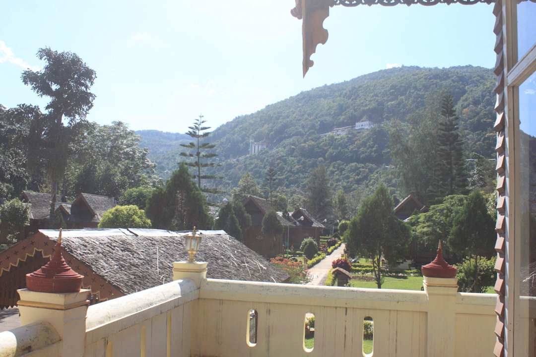 Blick auf die "laute" Pagode Conqueror Resort Pindaya