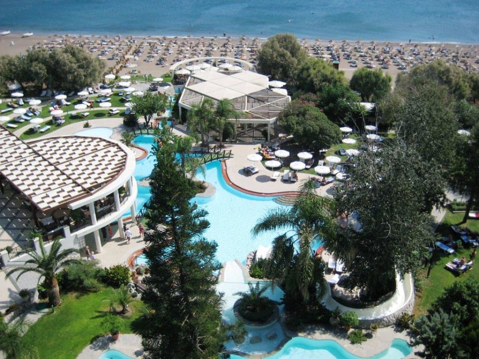 Blick von Zi 737 auf die Poolanlage Hotel Calypso Beach