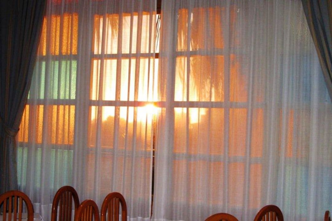 Fenster im Speisesaal Club Simó Hotel by Senator