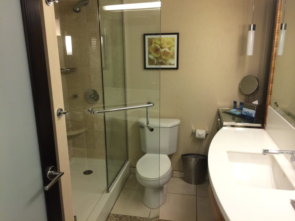 Großes Badezimmer Hilton Waikiki Beach