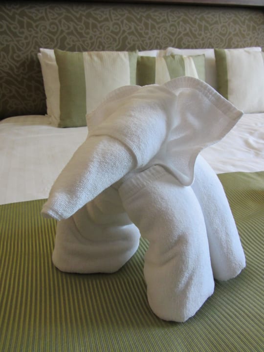 Elefant gefaltet aus einem Handtuch NH Bangkok Asoke