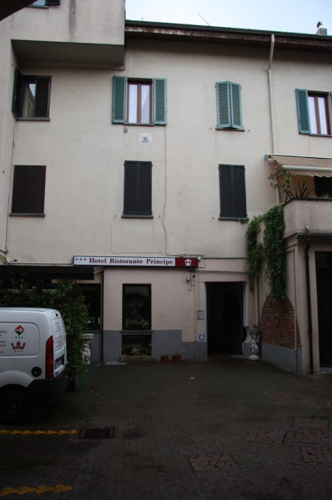 Kleiner Parkplatz  Hotel Principe