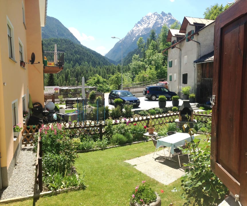 Gartenanlage Ferienwohnung Ritzmann Funtanatscha