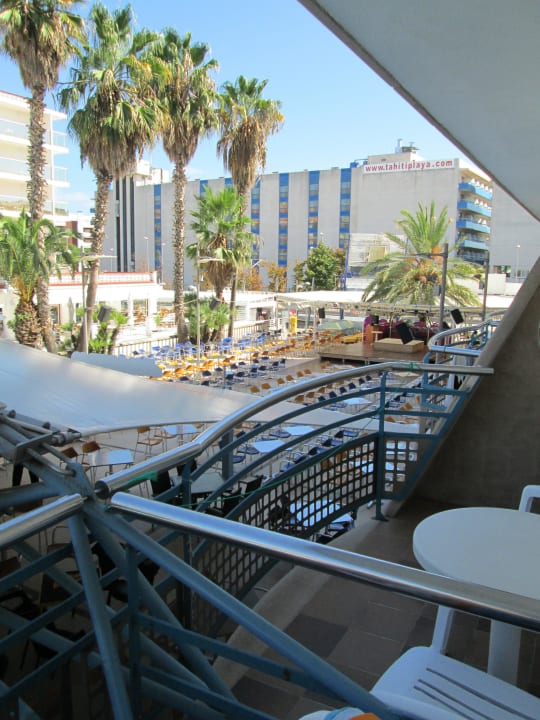 Widok na scenę Hotel Alhambra