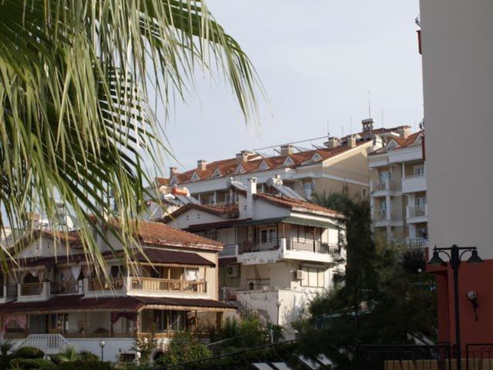 Villen vom Pool aus Royal Atlantis Beach Hotel