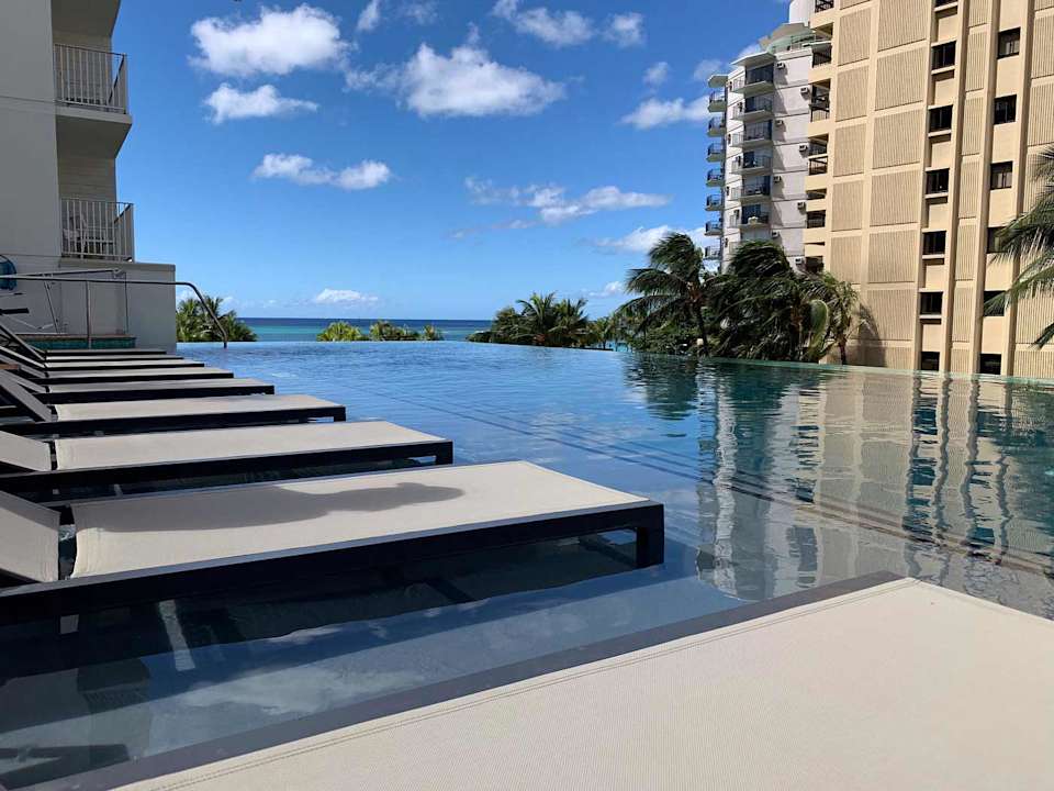 Pool Alohilani Resort Waikiki Beach