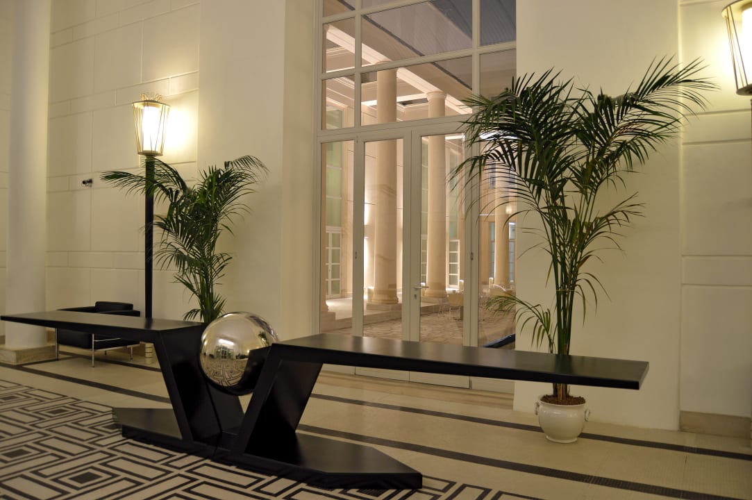 Peristyle from the lobby Hotel Palazzo Esedra