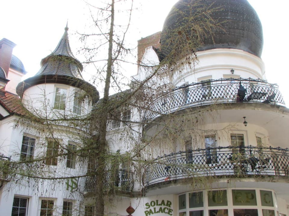 Hotel od strony lasu i parkingu Hotel Solar Palace Spa & Wellness